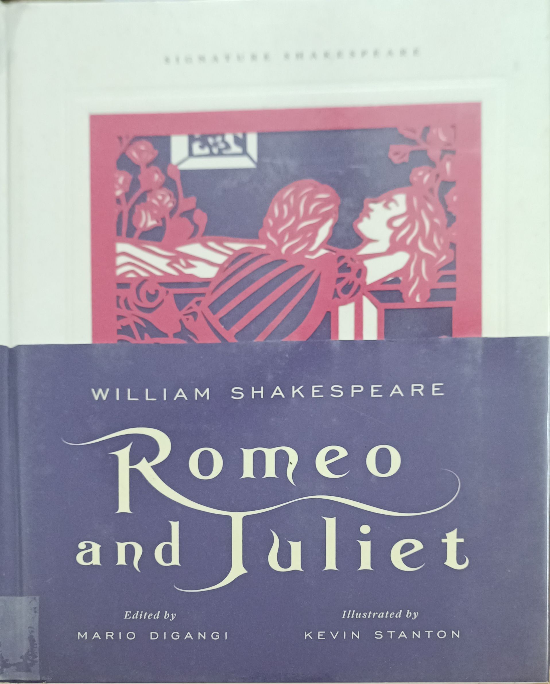 Romeo and Juliet (Signature Shakespeare)
